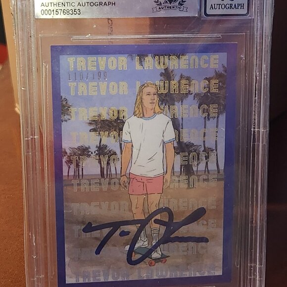 2021 Topps Trevor Lawrence Autographed Rookie Card - Picture 2 of 3